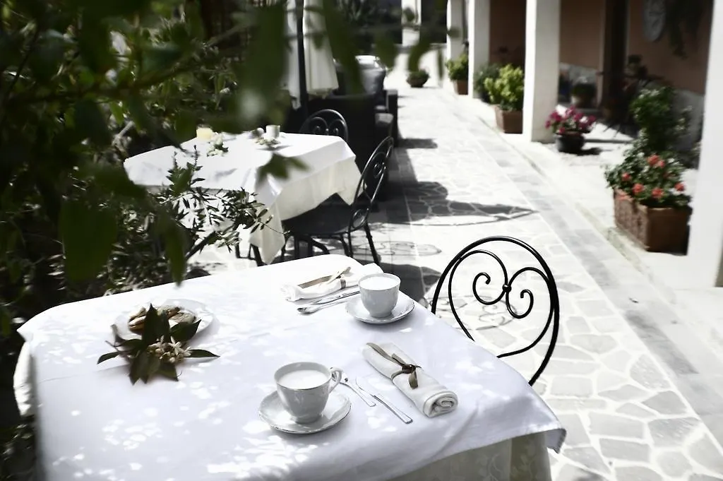 Il Giardino Degli Aranci Bed & Breakfast Mores