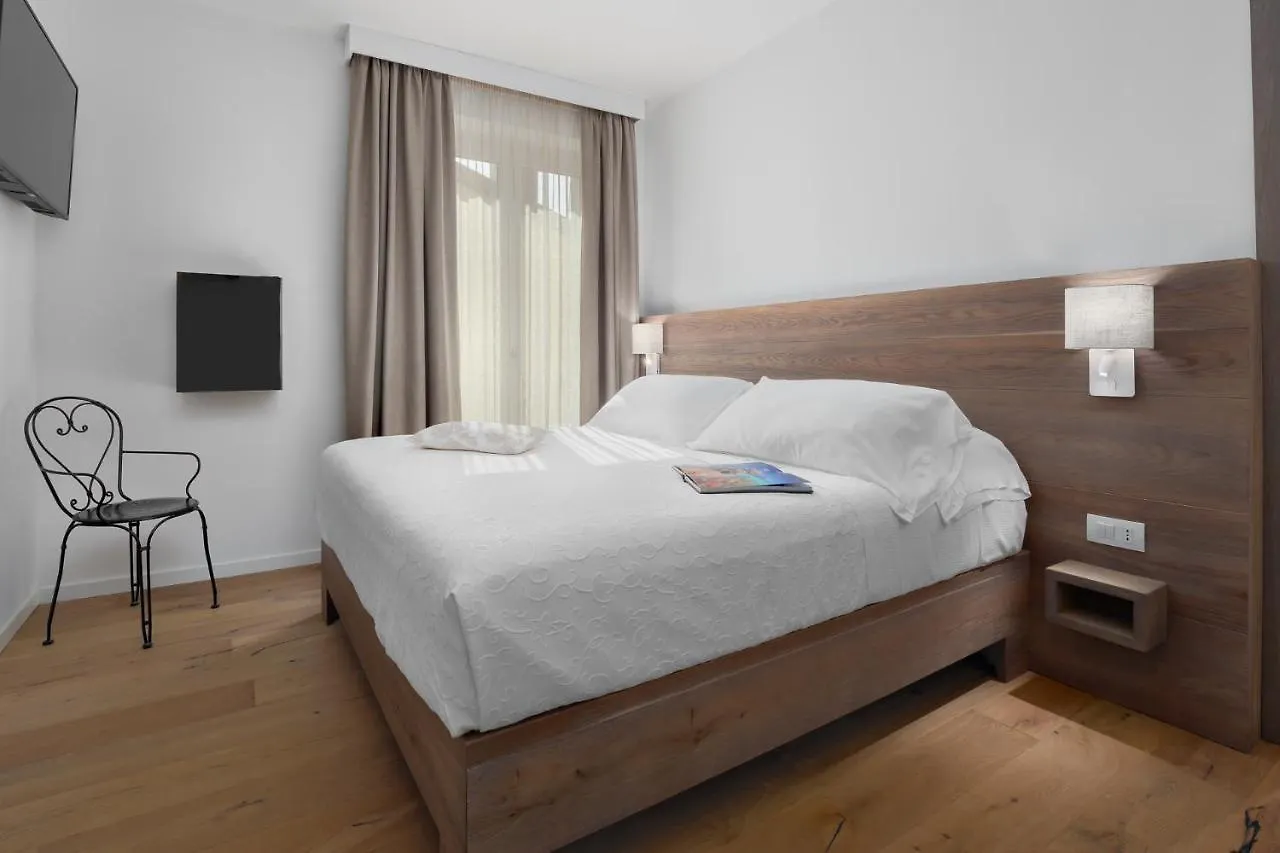 Il Giardino Degli Aranci Bed & Breakfast Mores